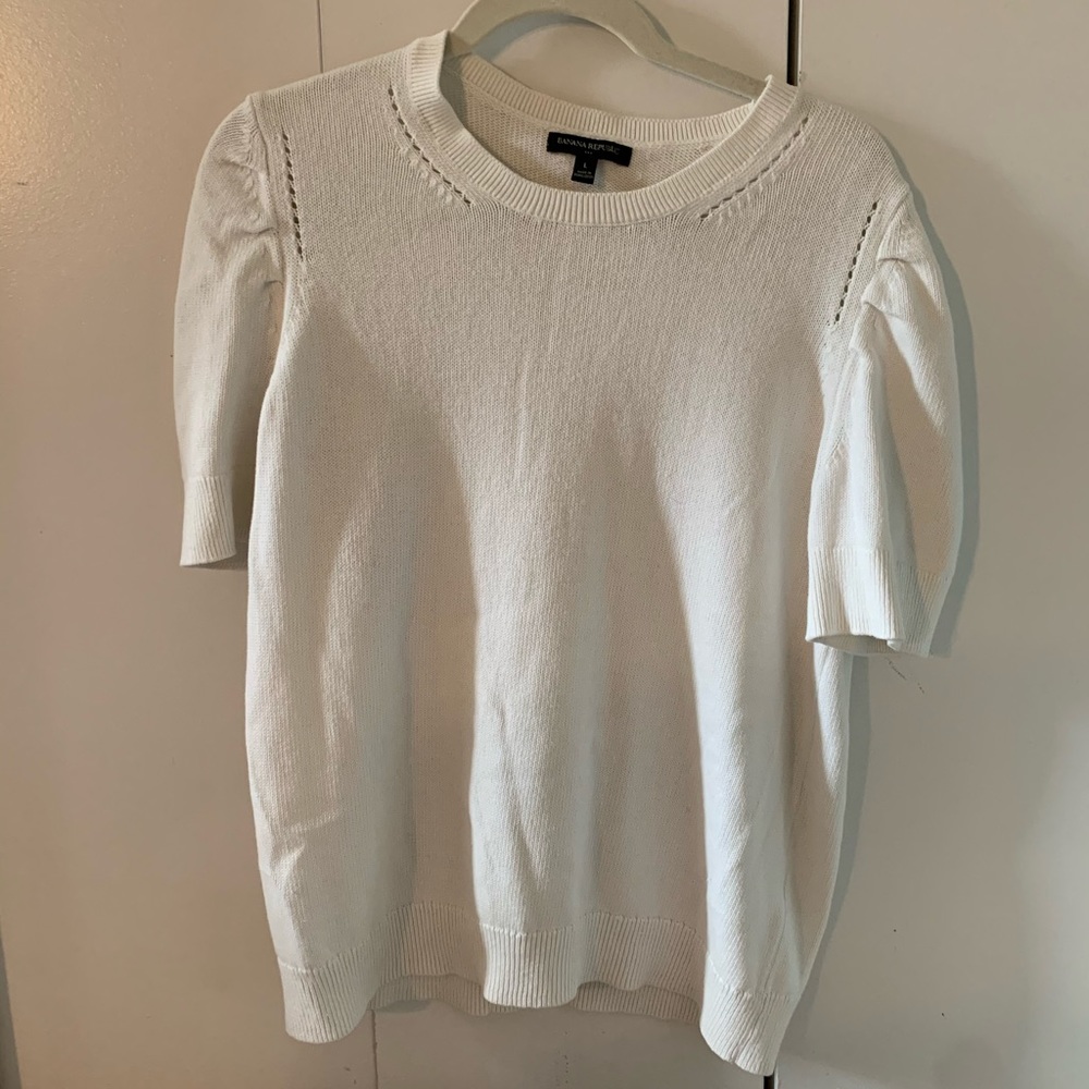 Short sleeve sweater